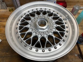 Predám stredové pukličky BBS RS - 6