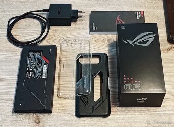 Asus ROG Phone 6 16GB/512 GB - 6