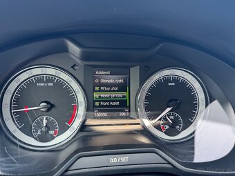 Predám Škoda Octavia Combi 2.0 TDI Style DSG 4x4 - 6