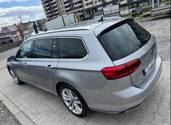 Volkswagen Passat Variant 2.0 TDI EVO Elegance DSG - 6