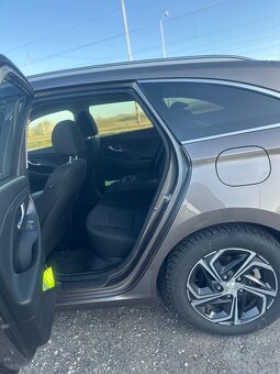 Hyundai I30 CW combi 1.5 DPi Family - 6