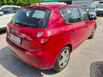 KIA CEED 1,4 benzín 2009 - 6