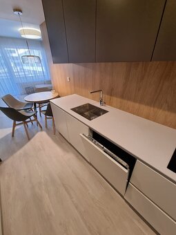 Krásny 2 izbový byt rezidencia Pri Radnici, centrum - 6