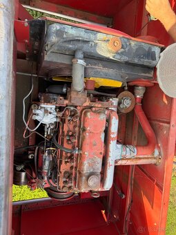 Obliny kombajn Massey Ferguson 206 - 6