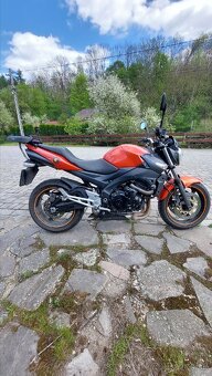 Suzuki GSR 600 - 6