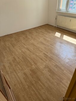Laminatova podlaha - pouzita. -za odvoz - 6