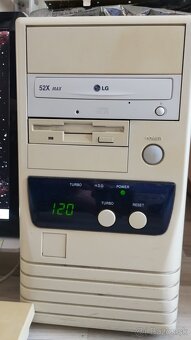 Predám stolný počítač Intel Pentium - 6