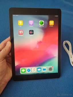 Apple iPad Air 32GB - 6