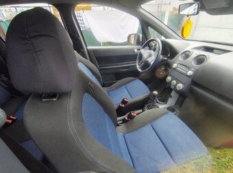 Mitsubishi Colt - 6