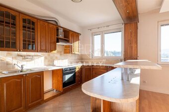 Veľkometrážny 4 izbový byt s podzemným parkovacím... - 6