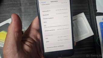 Apple iPhone SE 2020 64GB tmavý + obaly - 6