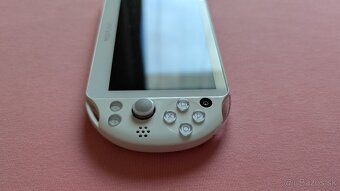PS Vita 2000 white - 6