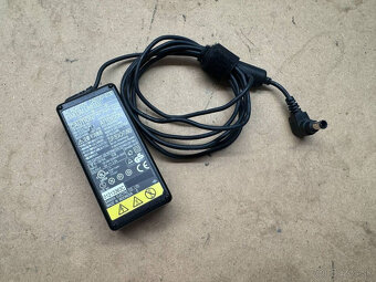 Nabíjačka Fujitsu 40W Original adaptér 16V 2.5A - 6