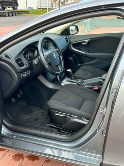 Predám Volvo V40 T2 Edition - 6