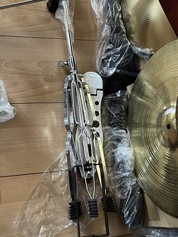 Stojan na hihat s dvomi činelami - 6