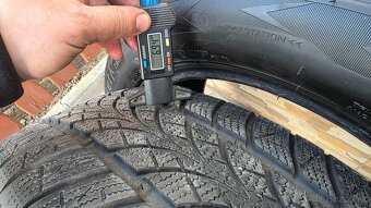 Predám 4xzimné pneumatiky Triangle 225/55r17 - 6