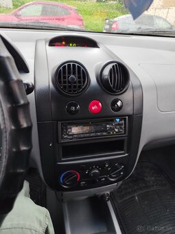 Daewoo Kalos - 6