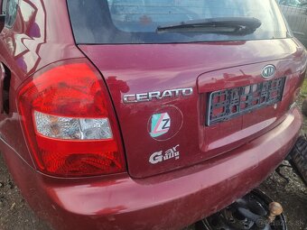 Kia Cerato hatchback zadné lavé svetlo - 6