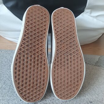 Predám chlapčenské , dievčenské tenisky veľ 40,5cm - 6