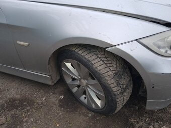 BMW e90 rozpredám na diely - 6