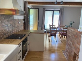 EXKLUZÍVNA PONUKA Na predaj dvojpodlažný Rodinný dom s gará - 6