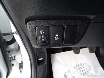Honda Jazz, 1.2 i-VTEC 66kW 1x majitel servis jen Honda - 6