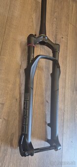 odpružená vidlica Rock Shox Reba RL 29 - 6