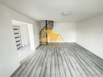 Predám dvojgeneračný dom v tichej lokalite v meste Hurbanovo - 6