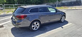 Opel Astra Sports Tourer 1.7 cdti (2011) - 6