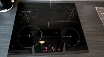 Moderní černá lesklá linka se spotřebiči,5804 - 6