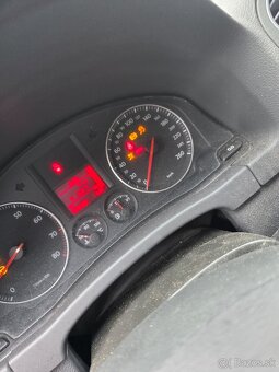 VW GOLF V PLUS 1.6FSI - 6