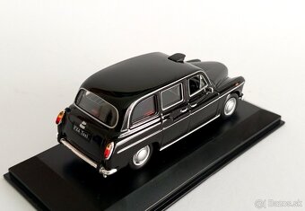 1:43 Austin FX4 - 6
