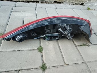 Mercedes Benz E trieda predné svetlo - 6