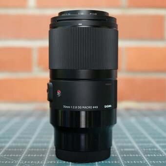 SIGMA 70mm f/2.8 DG Macro Art Sony E-mount - 6