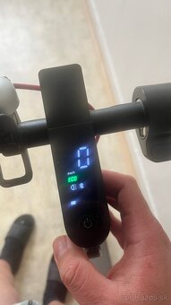 Elektricka kolobezka Xiaomi mi scooter pro 2 - 6