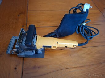 Lamelovacia fréza Dewalt DW682K 600 W - 6