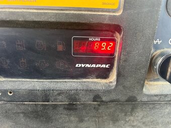 Vibrační válec DYNAPAC  CA 152D - 6