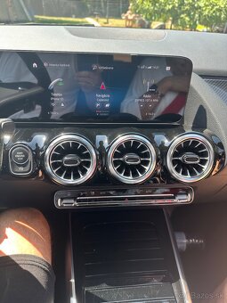 Mercedes Benz GLA 180 - 6