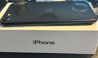 📱 Predám iPhone SE 2020 – 128 GB | Dobrý stav | 115 € - 6