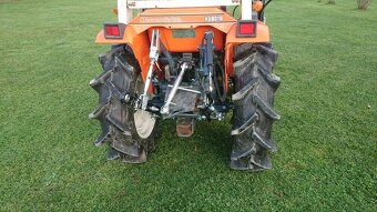 Malotraktor Kubota B 1-15 s čelným nakladačom - 6