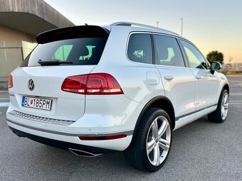 VW Touareg 3.0 TDI V6 221 kW R-Line – vzduch, Webasto, pano - 6