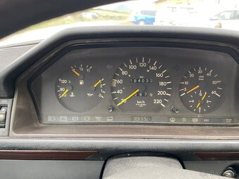 Mercedes W124 E300d - 6