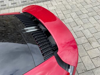 Porsche 911 Carrera 4 GTS - 6