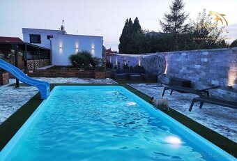 SHARK REAL ponúka výnimočná nehnuteľnosť s bazénom a pozemko - 6