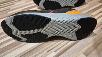 Bežecké topánky Nike WMNS ODYSSEY REACT 2 SHIELD - 6