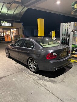 BMW 325i E90 MANUÁL - 6