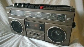 retro kazeťáky, boombox, staré rádio - 6