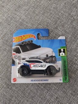 Hot Wheels autíčka - dodávky a suv - 6