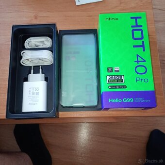 Predám mobilný telefón Infinix Hot 40 Pro 8 GB / 256 GB - 6