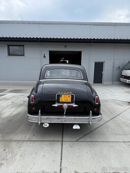 Dodge Coronet 1949 sedan - 6